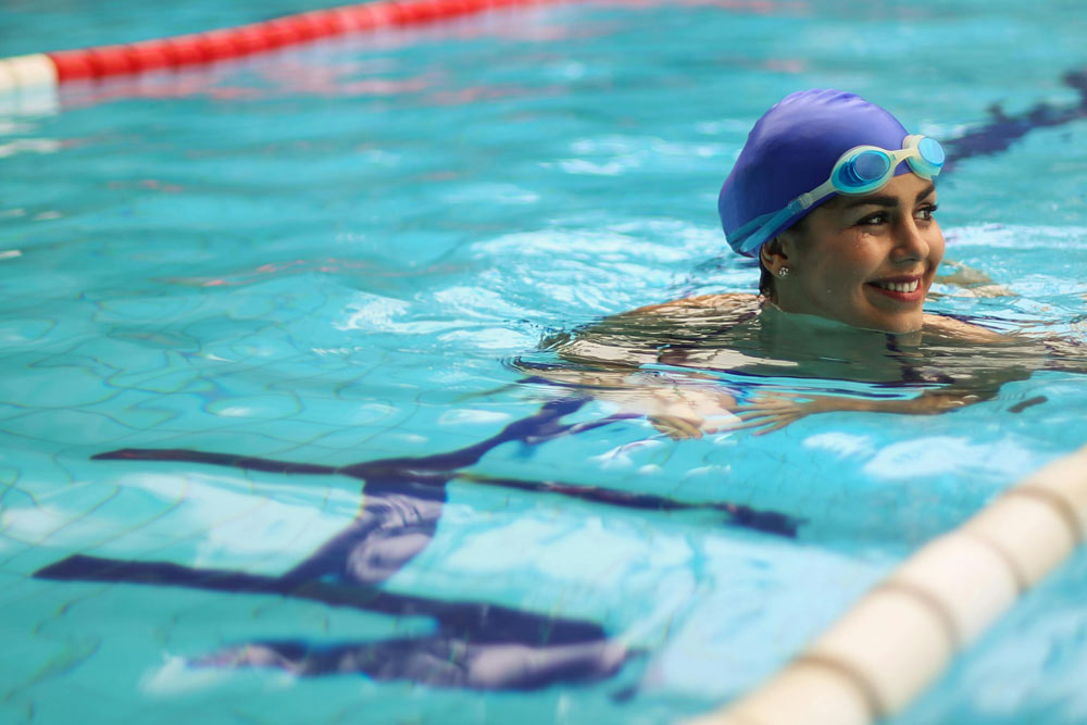 Perücke schützen beim Schwimmen