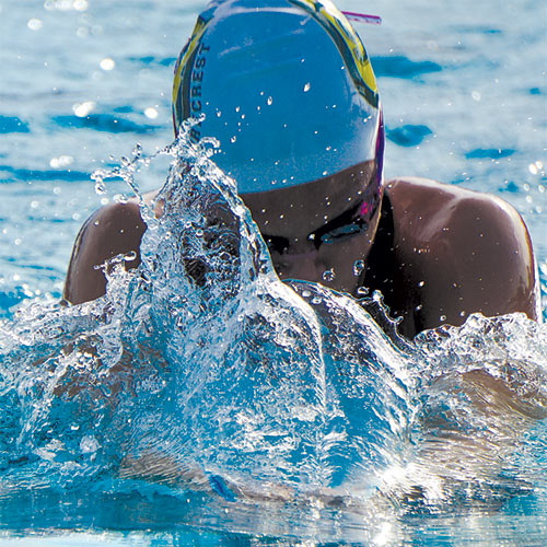 Perücke schützen beim Schwimmen